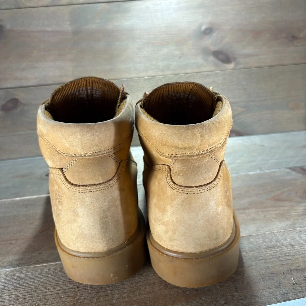 Timberland Mens size 11 shoes Wheat Waterproof Nubuck Chukka boots